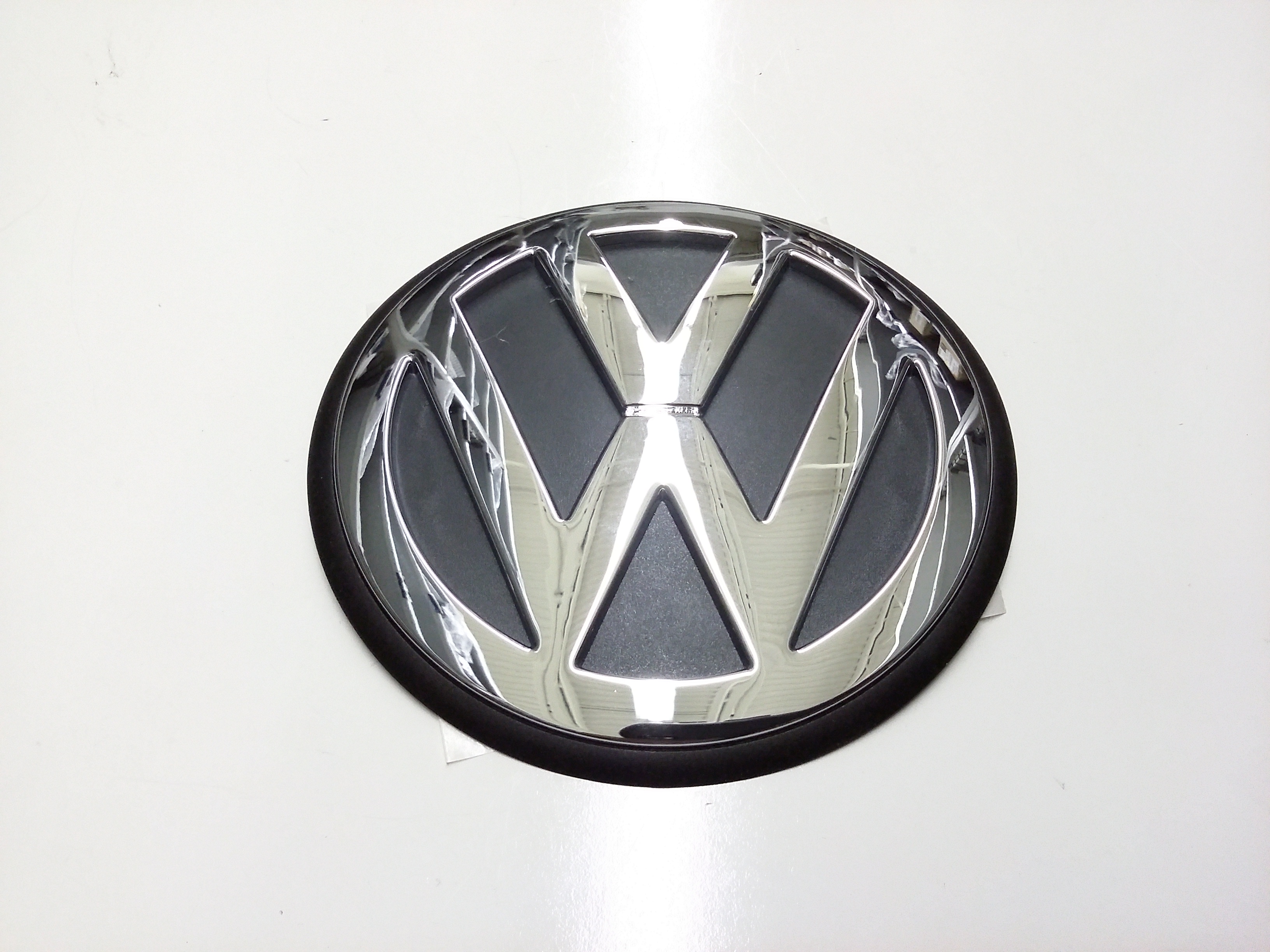 Volkswagen Beetle Hood Emblem. Chrome 1C0853601WM7 Genuine